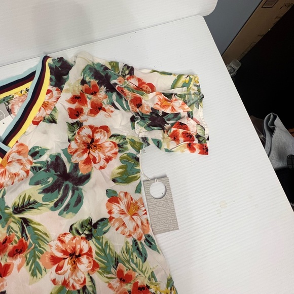 COM.plete V-neck blouse, women’s size large off white/coral - Picture 4 of 9